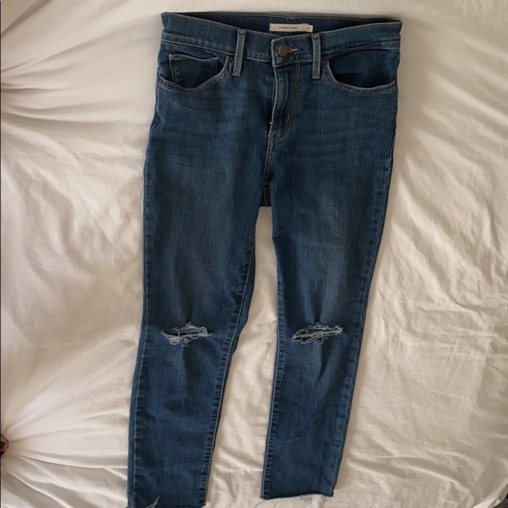 Women’s Levi jeans 27